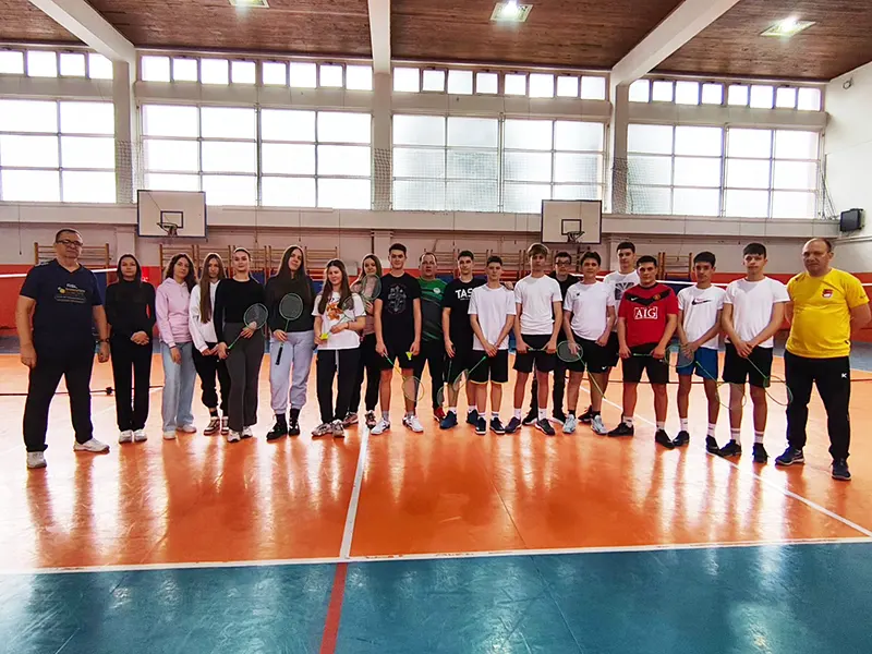 Бадминтон стиже у школе